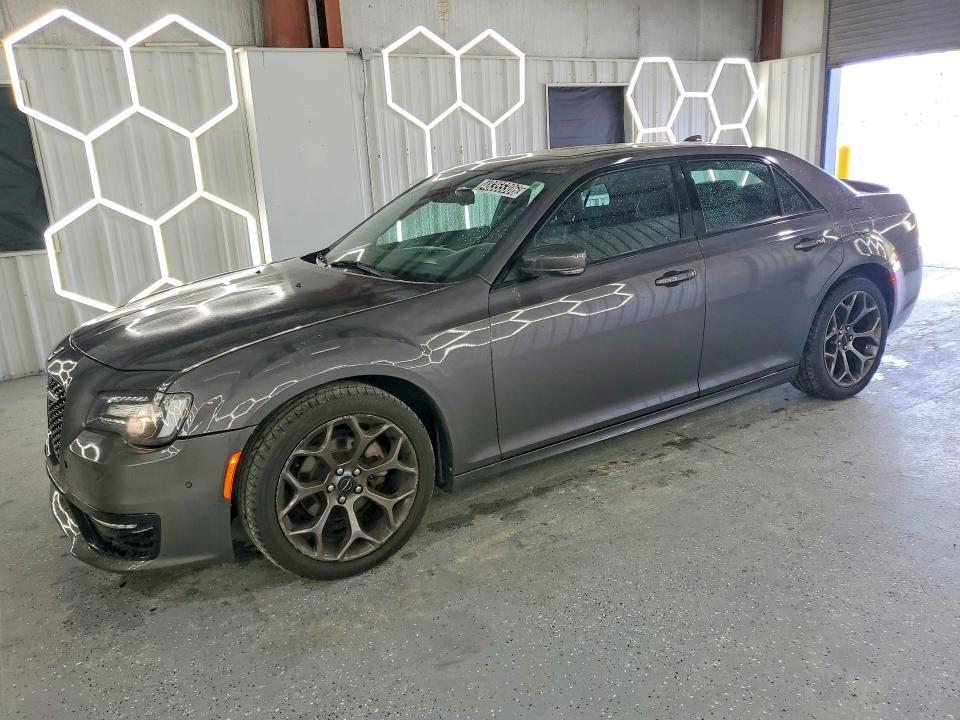 2018 Chrysler 300 s