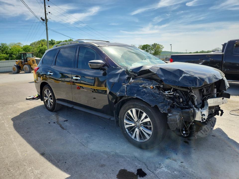 2017 Nissan Pathfinder s