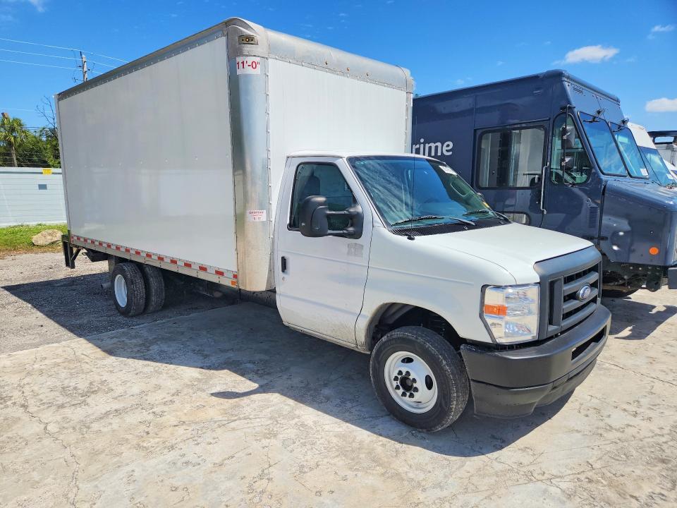 2022 Ford E450 BOX Truck