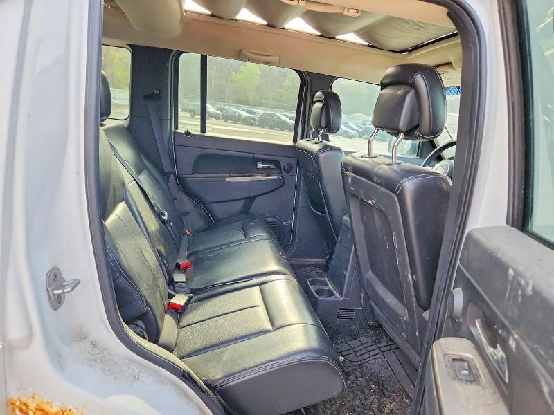 2012 Jeep Liberty jet