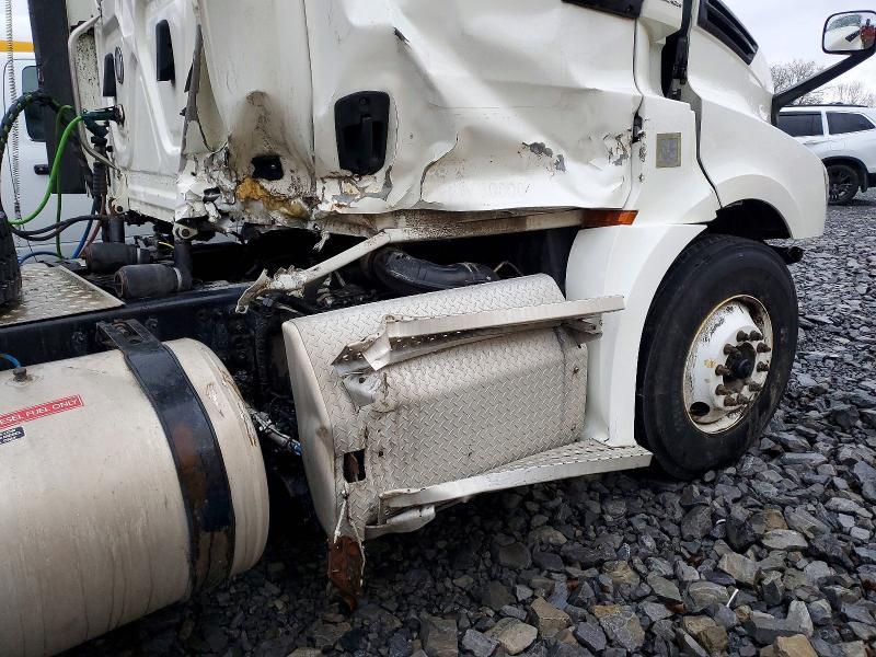 2021 Freigliner 2021 Freightliner Cascadia 126 Semi Truck