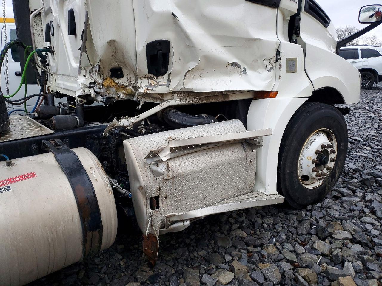 2021 Freigliner 2021 Freightliner Cascadia 126 Semi Truck