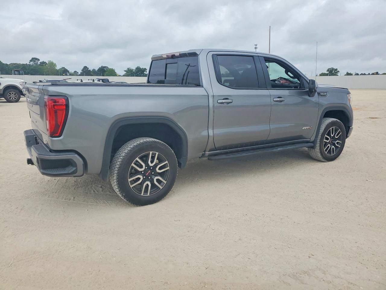 2021 GMC Sierra K1500 AT4