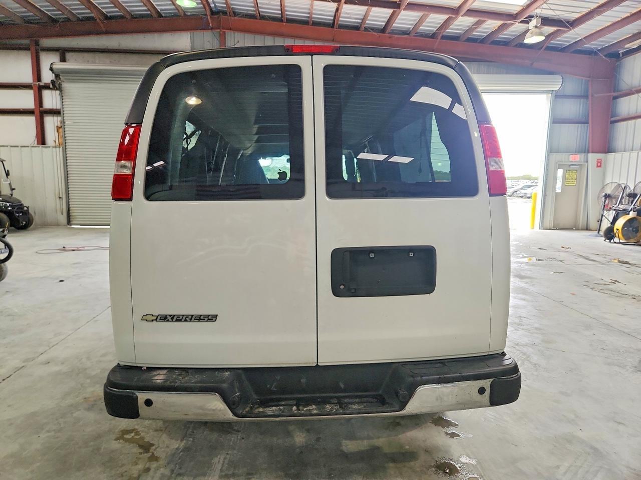 2021 Chevrolet Express G3500 LT