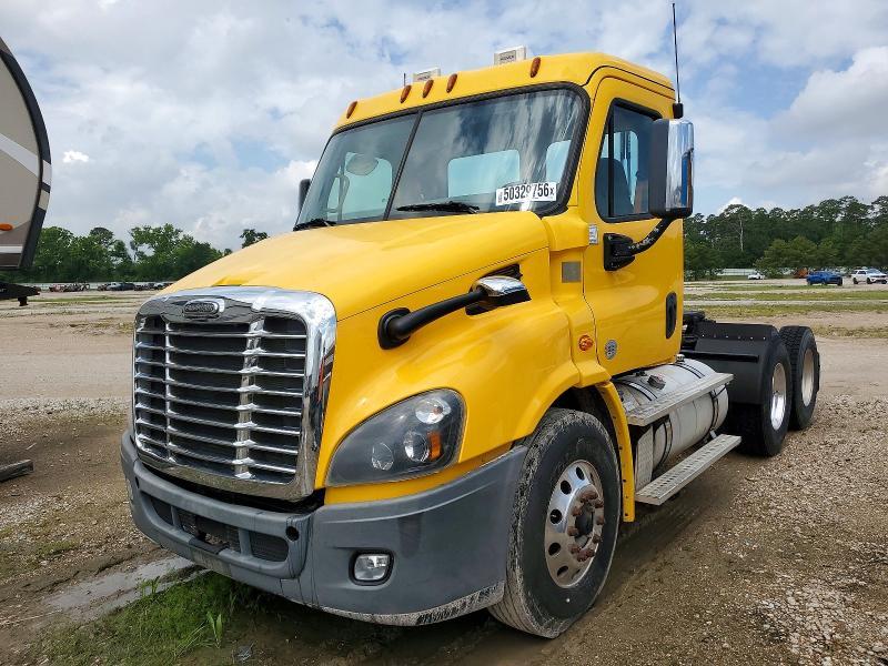 2019 Freightliner Cascadia 113 Semi Truck