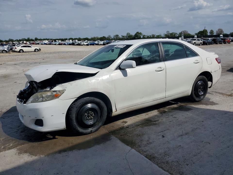 2011 Toyota Camry le