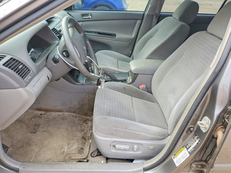 2005 Toyota Camry le