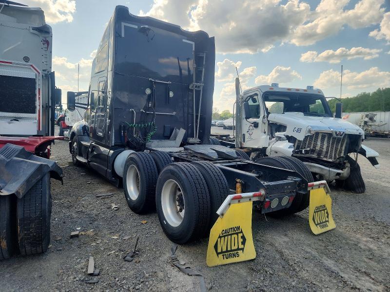 2014 Kenworth T680 Semi Truck
