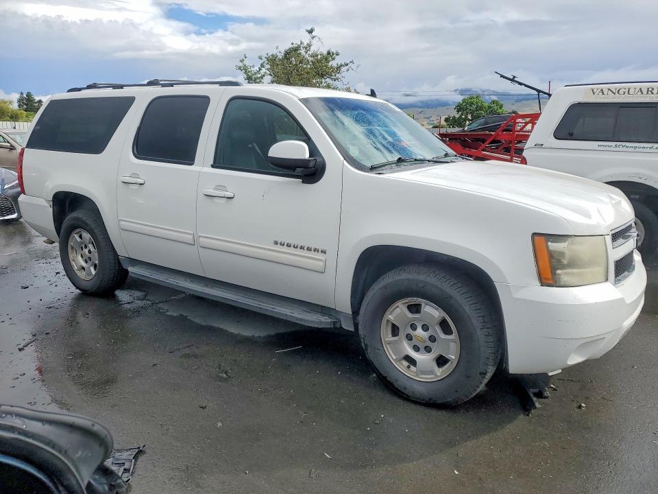2011 Chevrolet Suburban C1500 ls