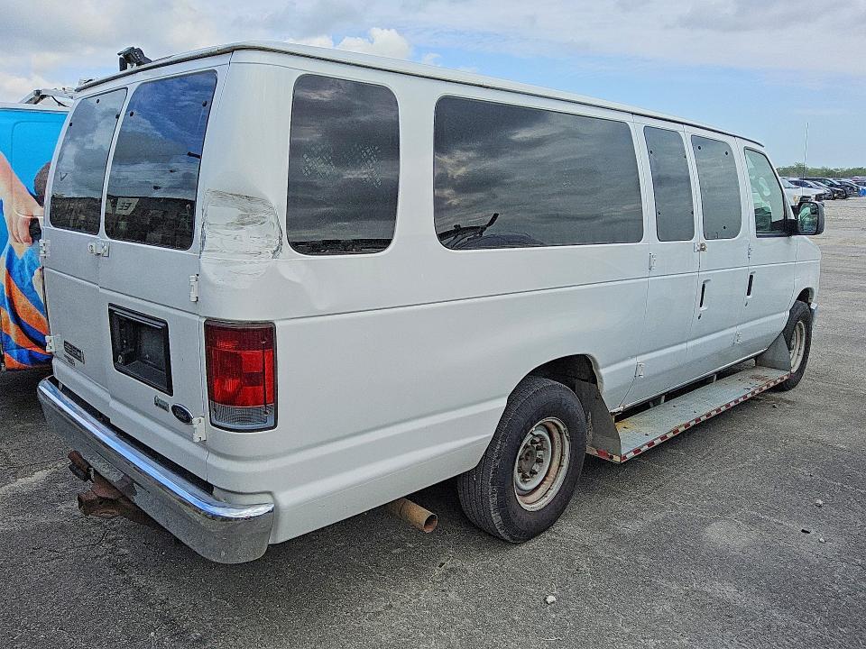 2012 Ford Econoline E350 Super Duty Wagon