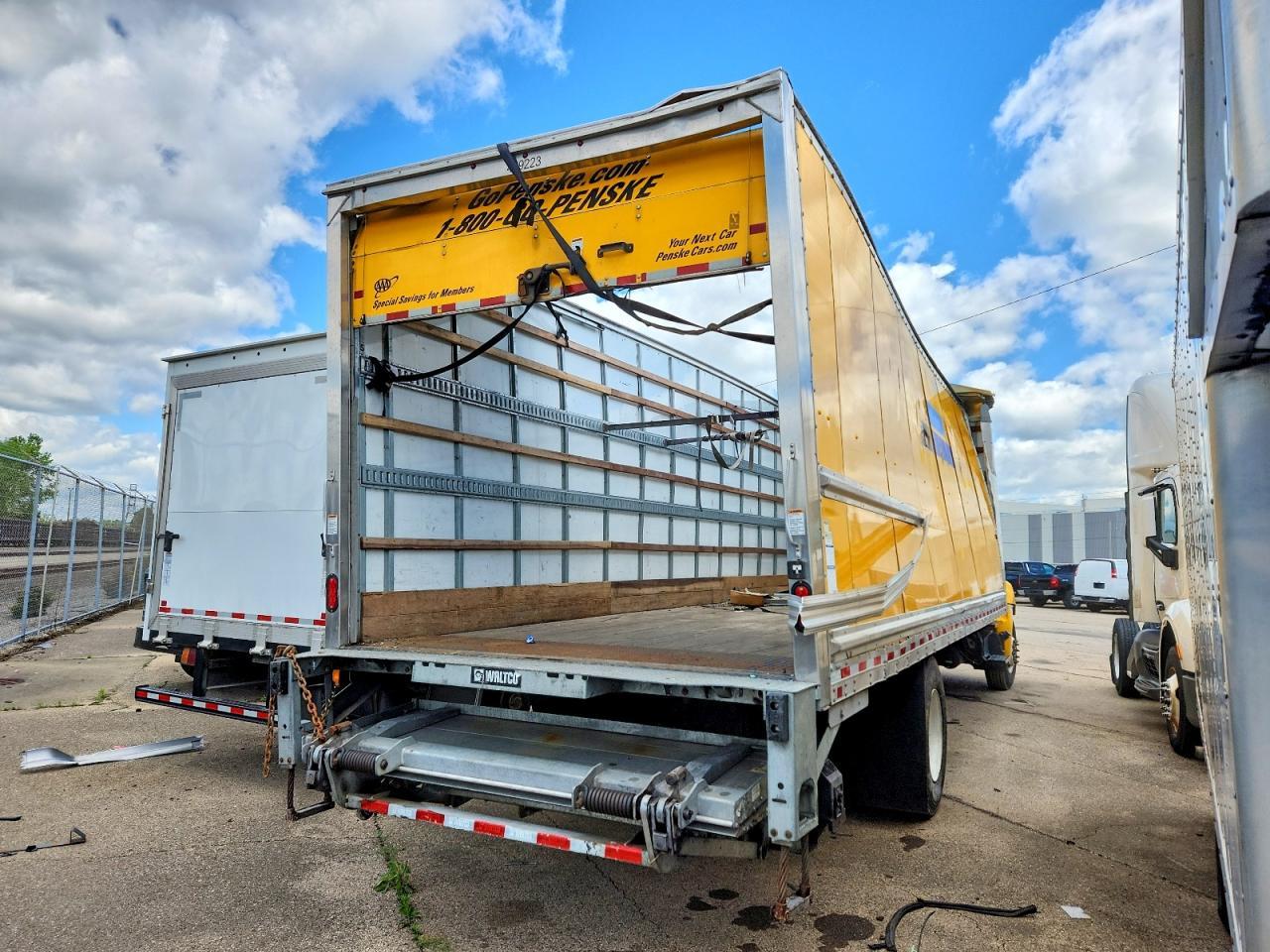 2023 Hino L6 BOX Truck