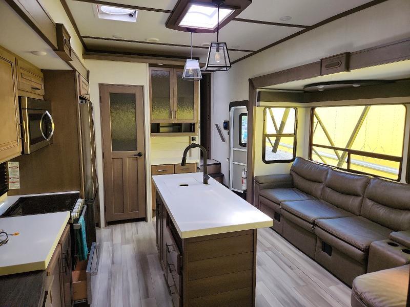 2023 Grand Desi Solitude S-Class