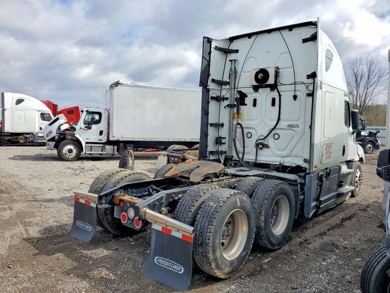 2021 Freightliner Cascadia 126 Semi Truck