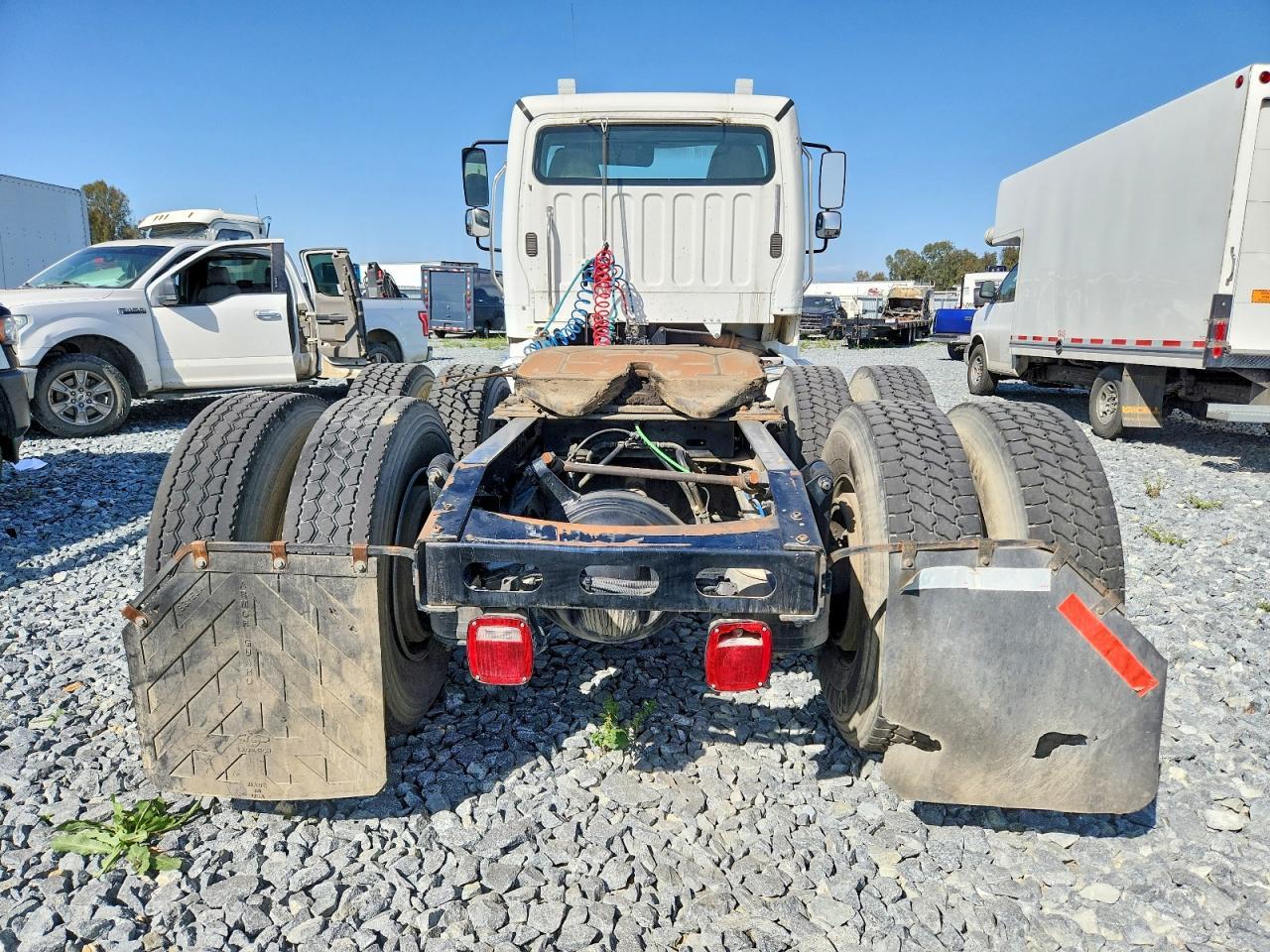 2015 Freightliner Business Class M2 Semi Truck