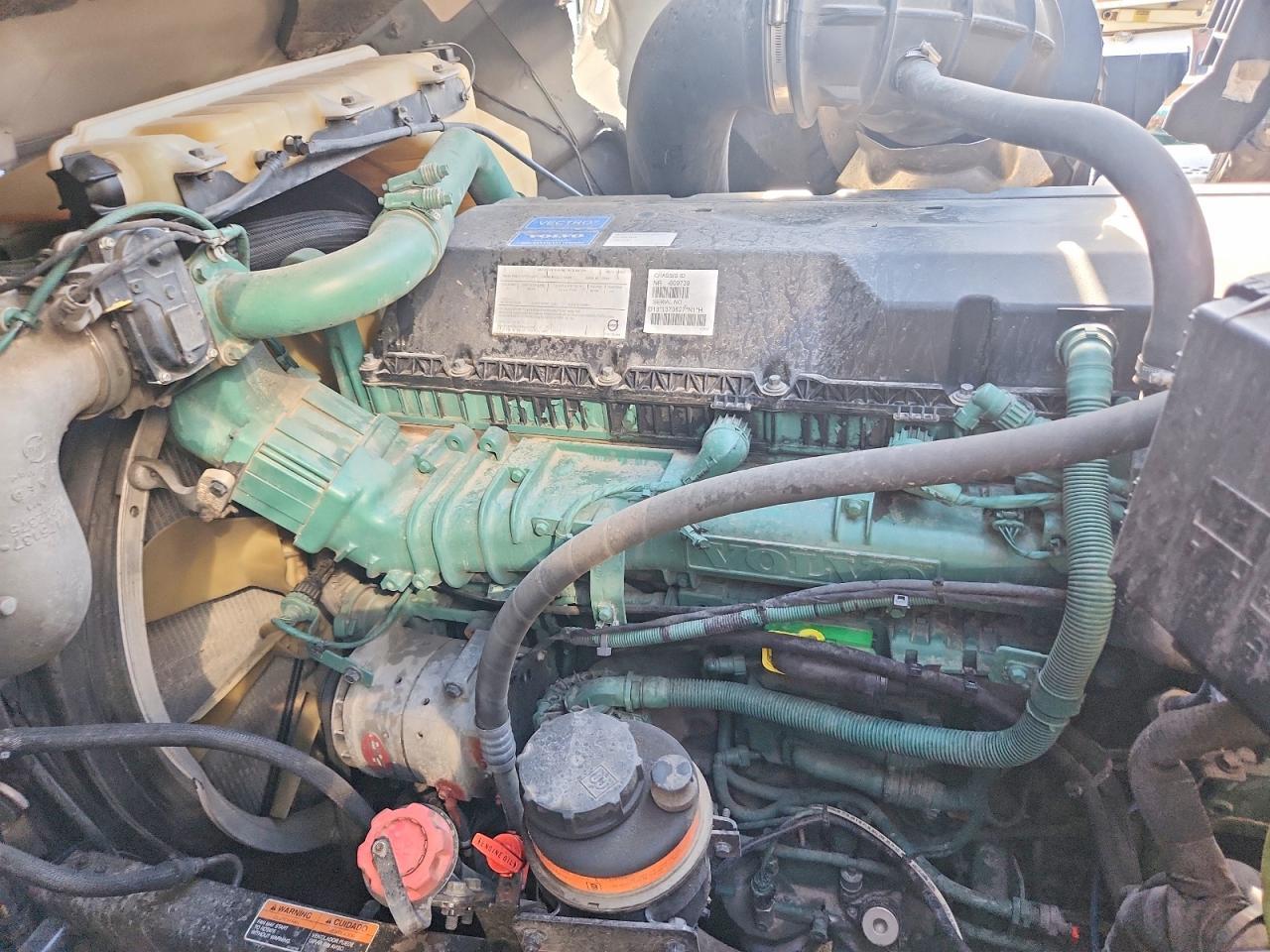 2023 Volv O VNL Semi Truck