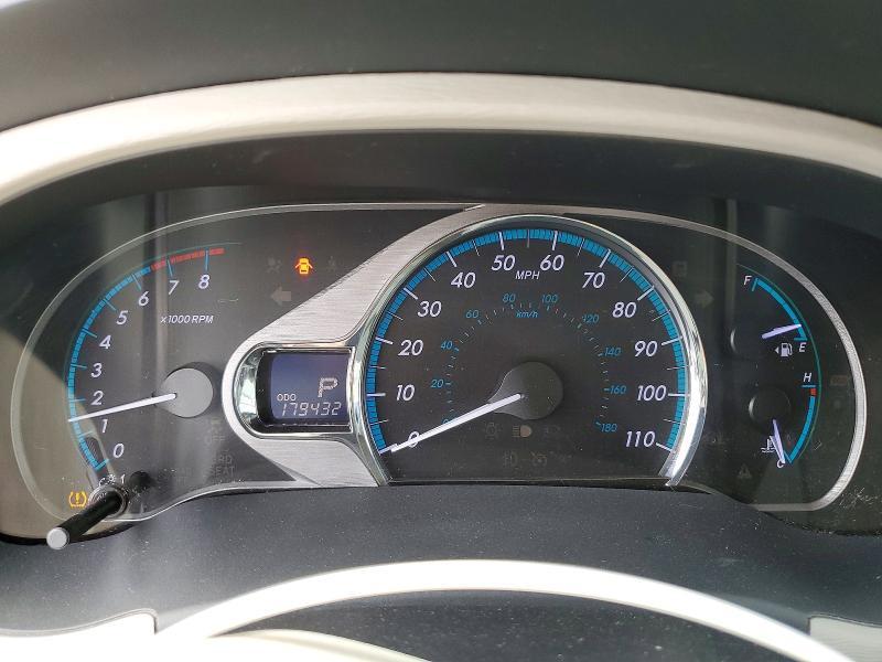 2012 Toyota Sienna xle 8-passenger