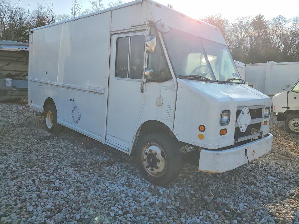 2001 Freightliner MT45 Chassis Delivery Truck