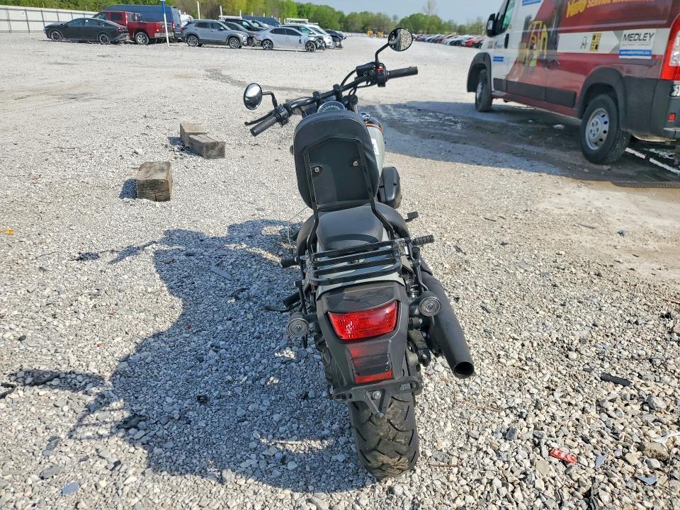 2025 Honda VT750 C2B