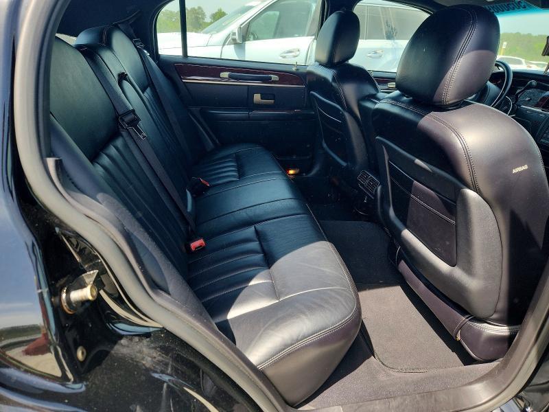 2004 Lincoln Town car Executive