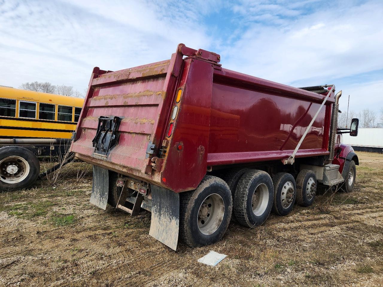 2019 Kenworth T880 Dump Truck