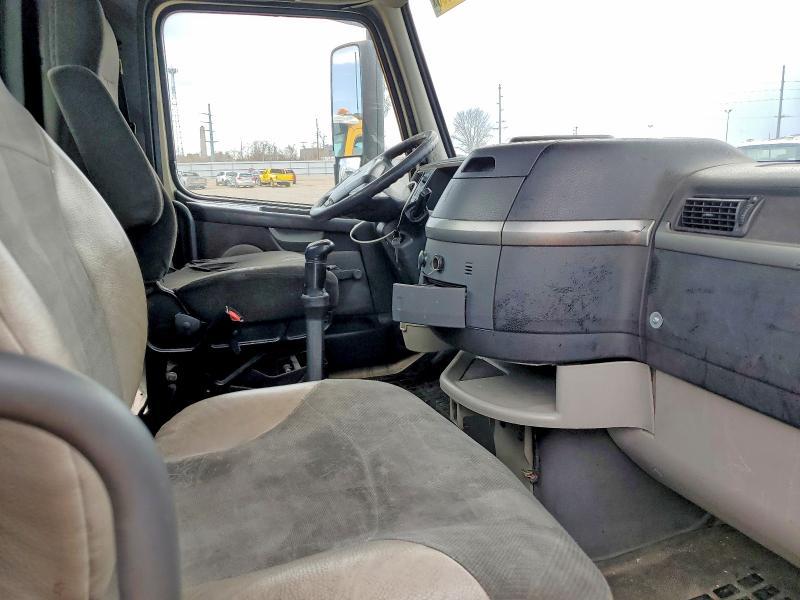 2006 Volvo VNL Semi Truck