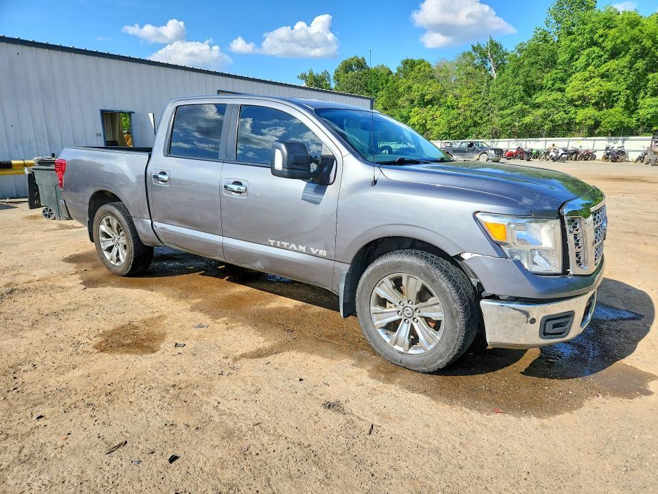 2018 Nissan Titan SV
