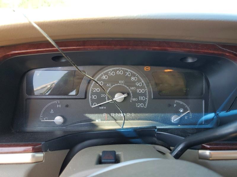 2003 Lincoln Town car Signature