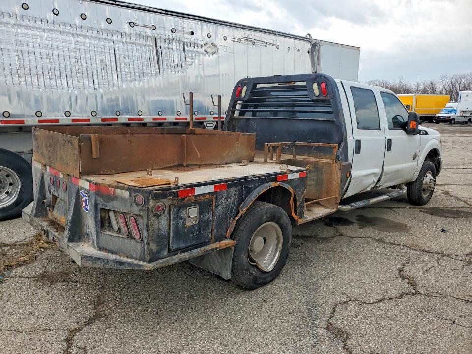 2013 Ford F350 Super Duty Flatbed Truck