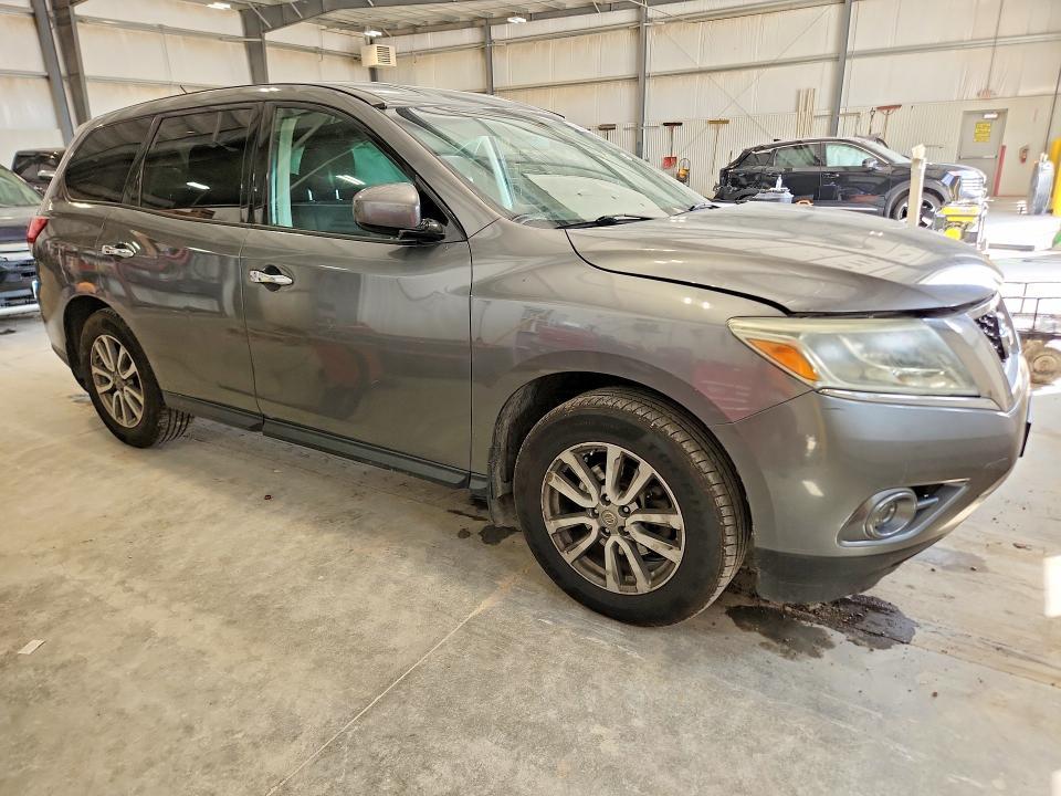 2015 Nissan Pathfinder s