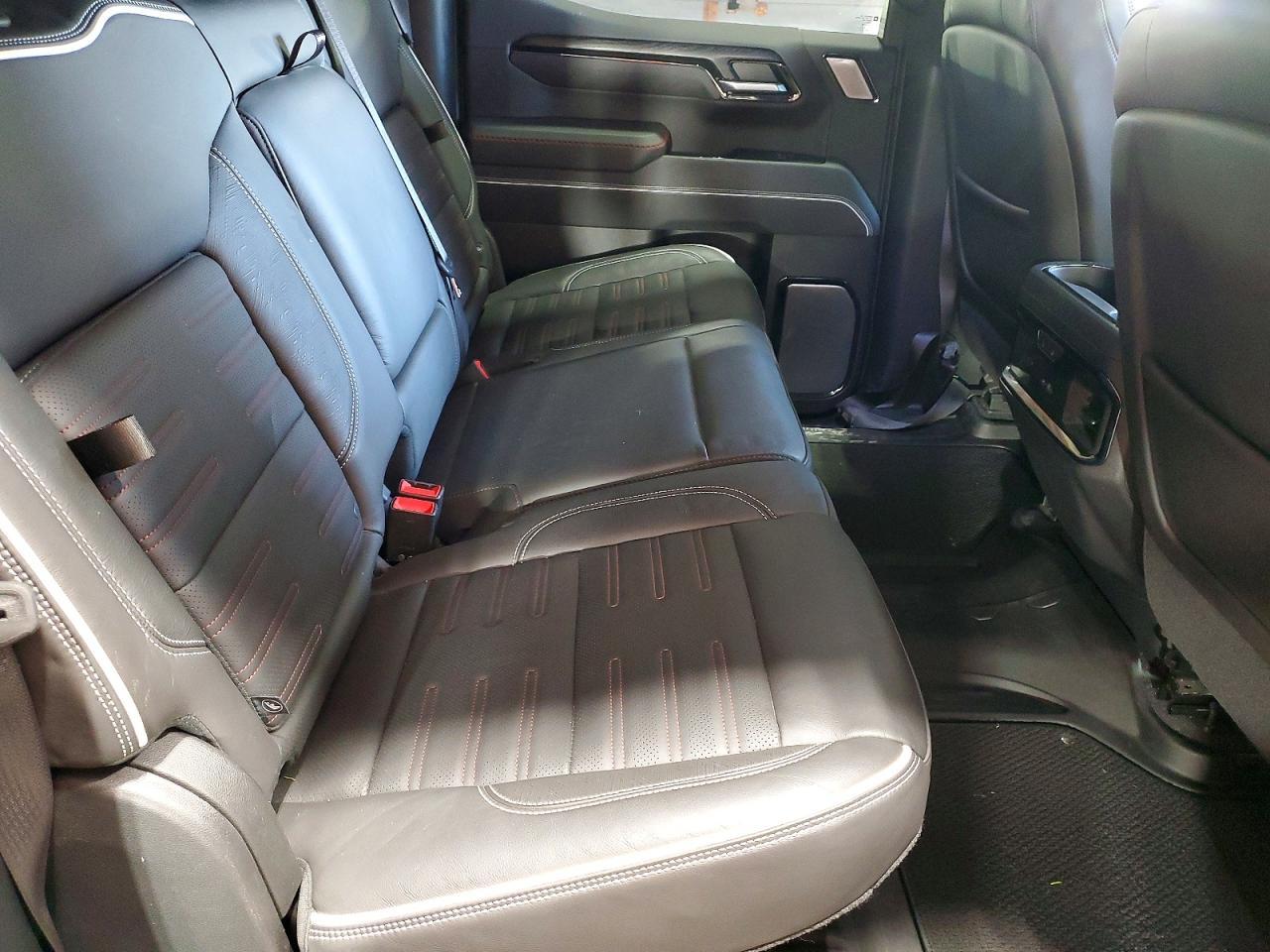 2023 GMC Sierra K1500 AT4X