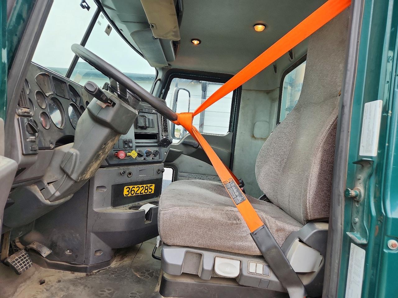 2017 Mack CXU612 Semi Truck