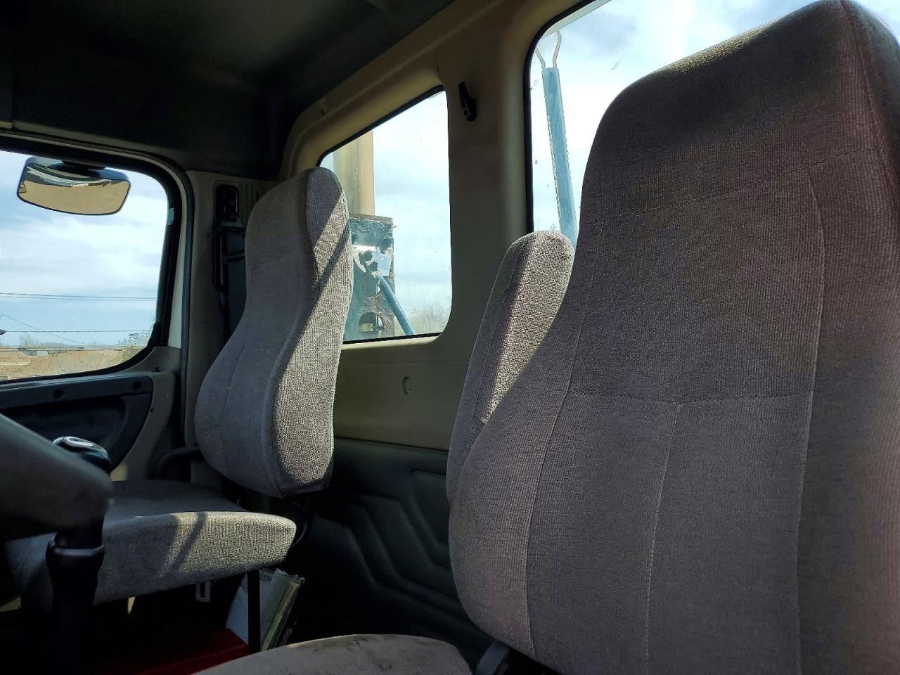 2013 Freigliner 2013 Freightliner Cascadia 125 Semi Truck