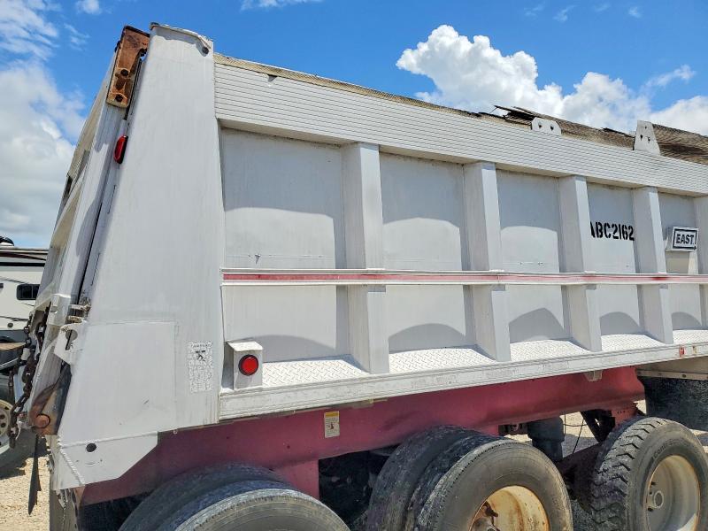 2004 East Manufacturing Heavy Duty Trucks