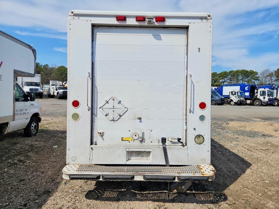 2007 Freightliner MT45 HEV Chassis Delivery Truck