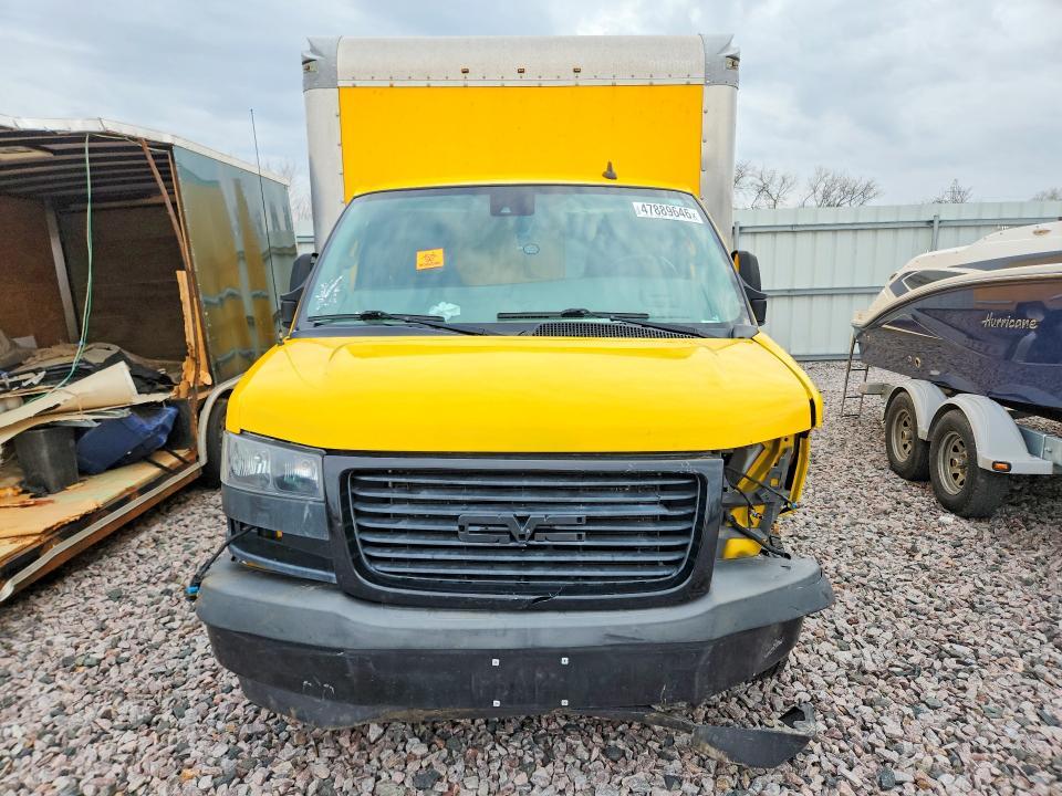 2019 GMC Savana BOX Truck