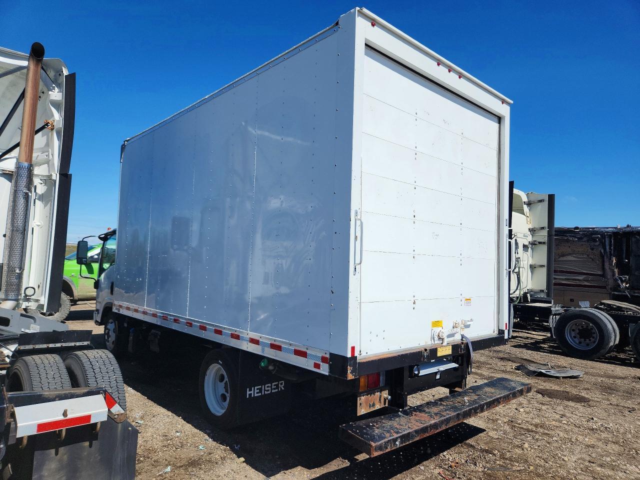 2019 Isuzu NPR XD BOX Truck