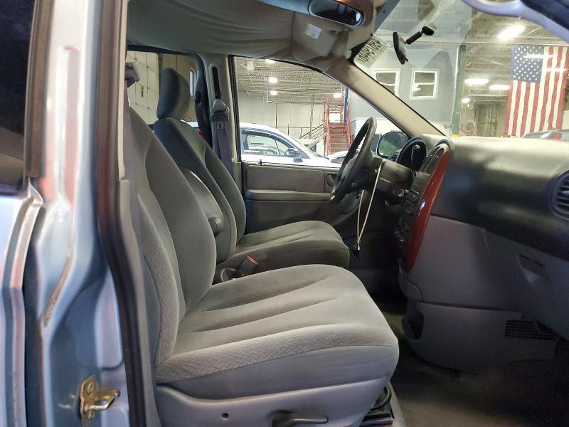 2005 Chrysler Town & Country lx