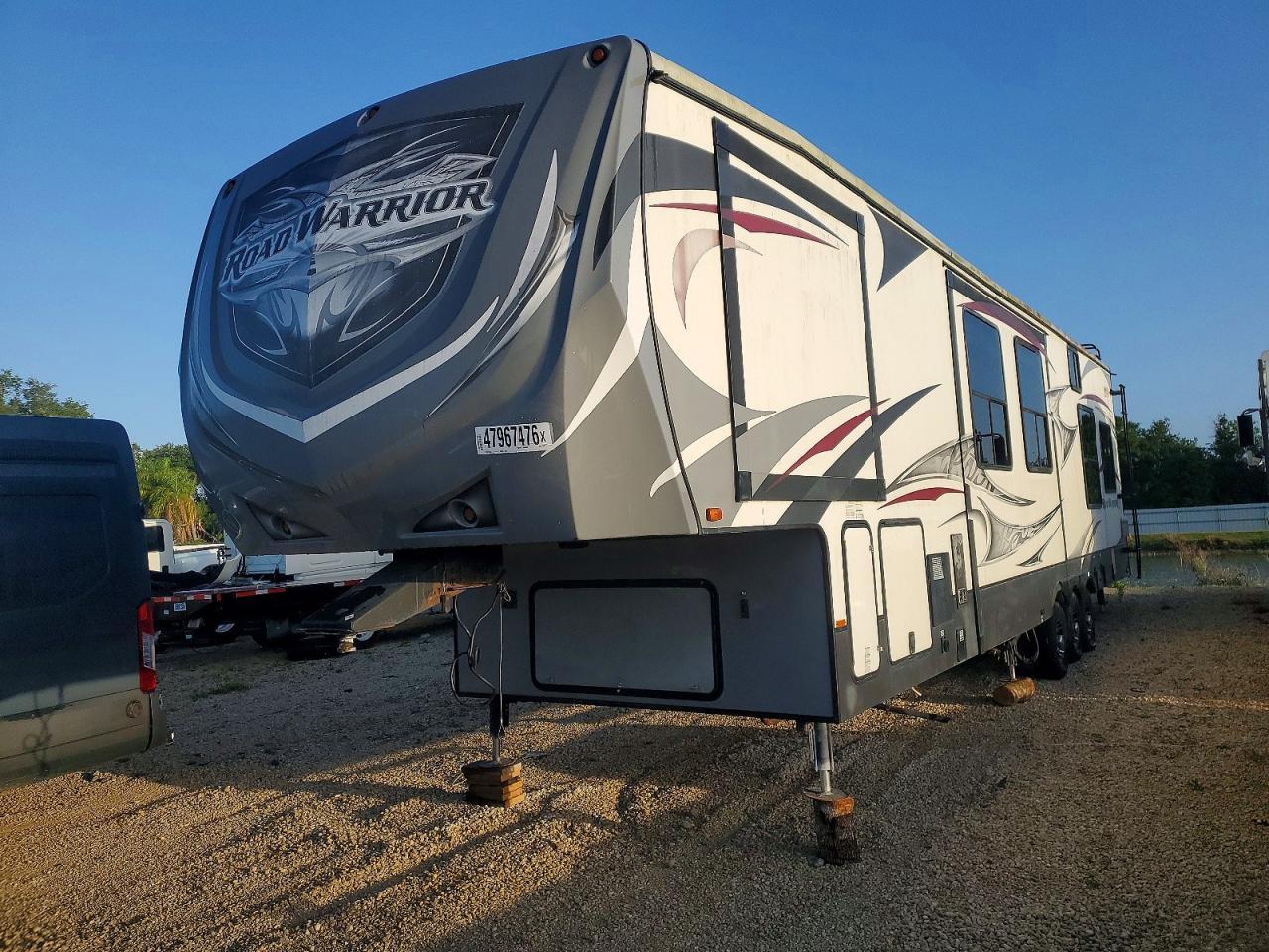 2014 Heartland Road Warrior Camper