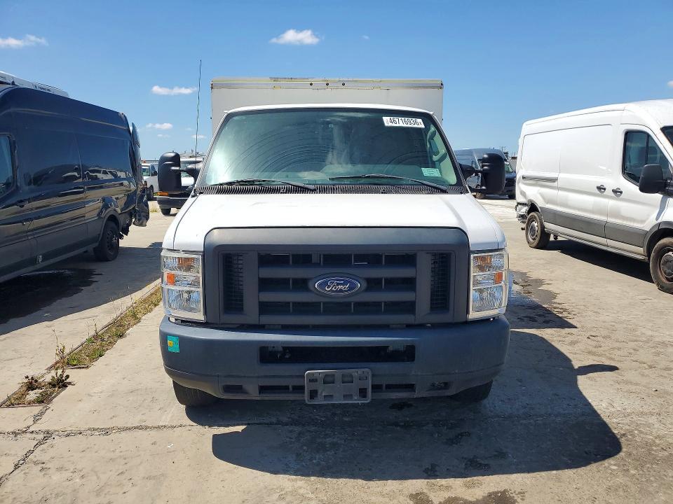 2017 Ford E450 Utility / Service Truck