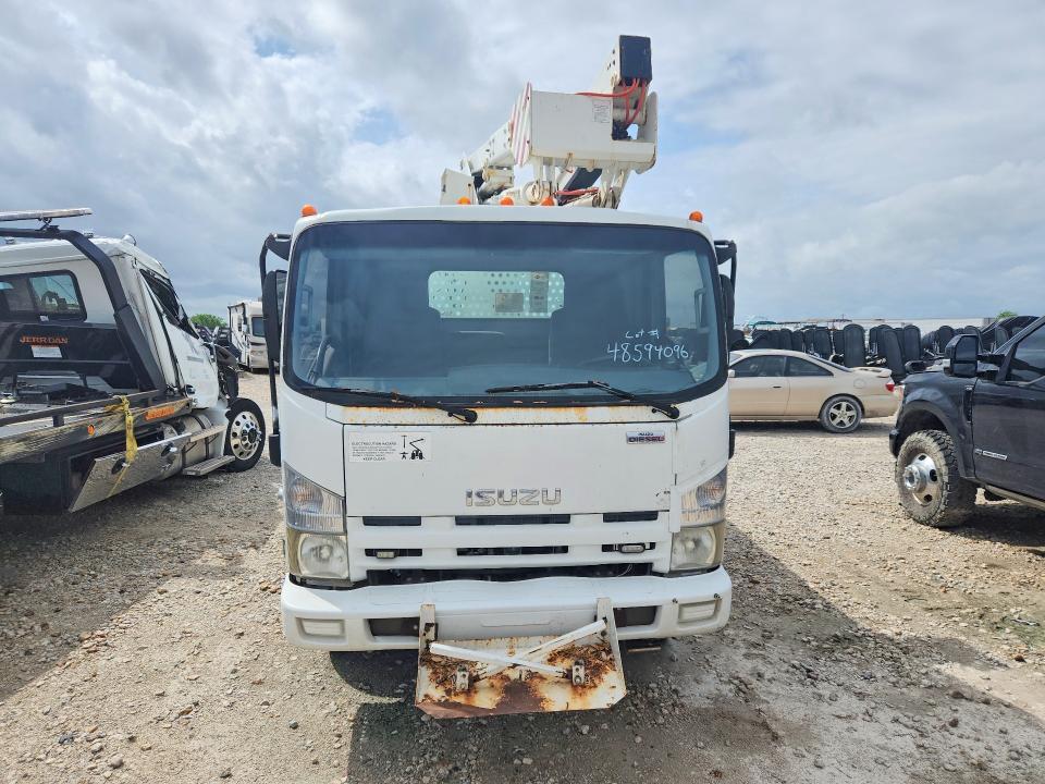 2010 Isuzu NQR Bucket Truck