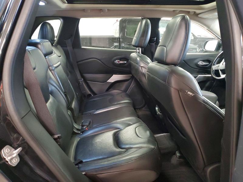 2016 Jeep Cherokee Overland