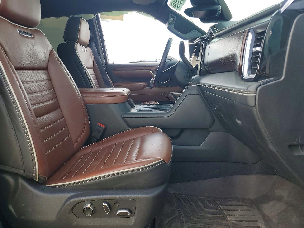 2024 GMC Sierra K3500 Denali Ultimate