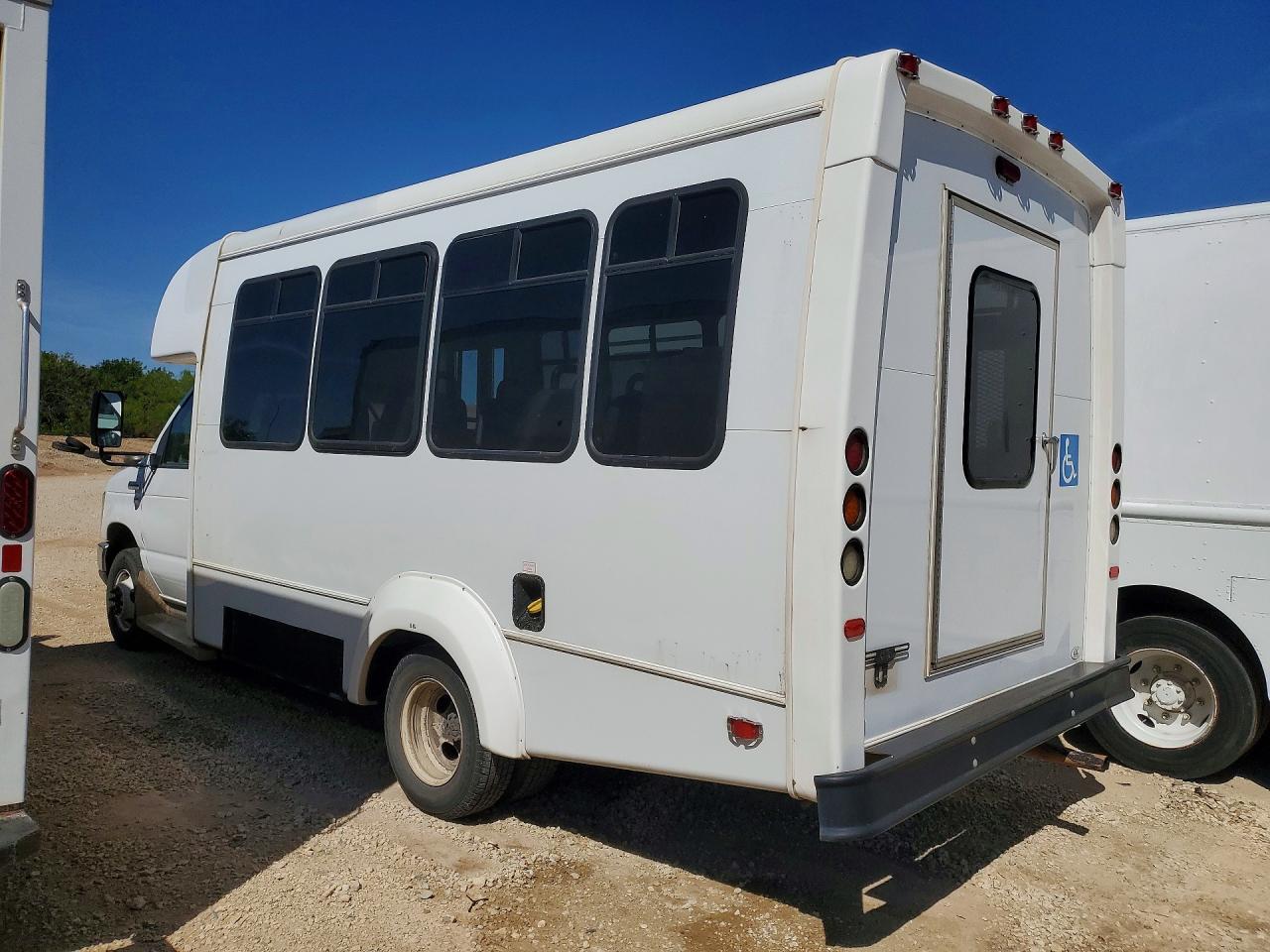 2016 Ford E350 Shuttle Bus