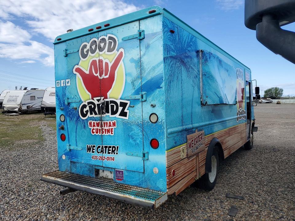 2004 Workhorse Custom Chassis P4500 Delivery Truck