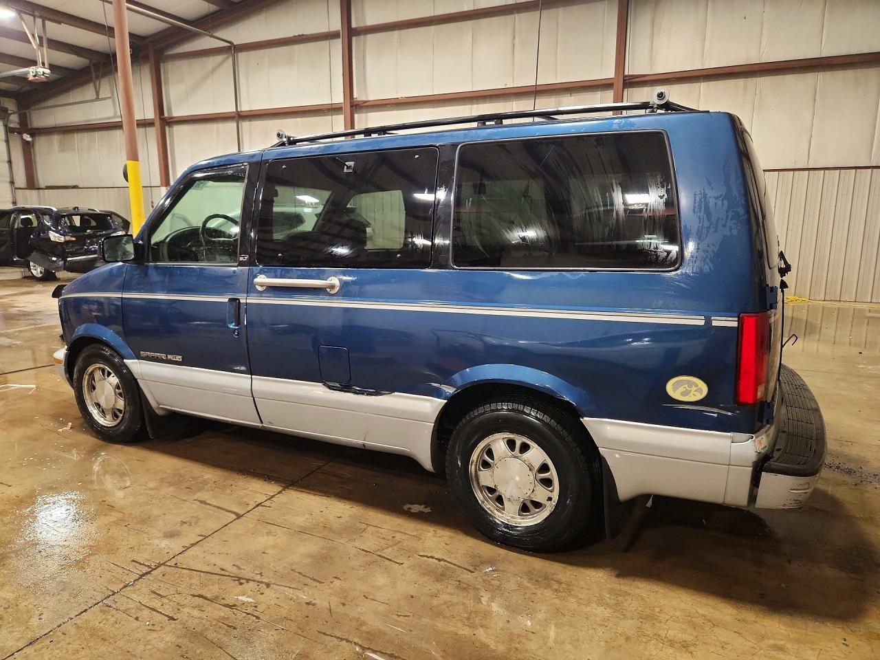 1998 GMC Safari XT