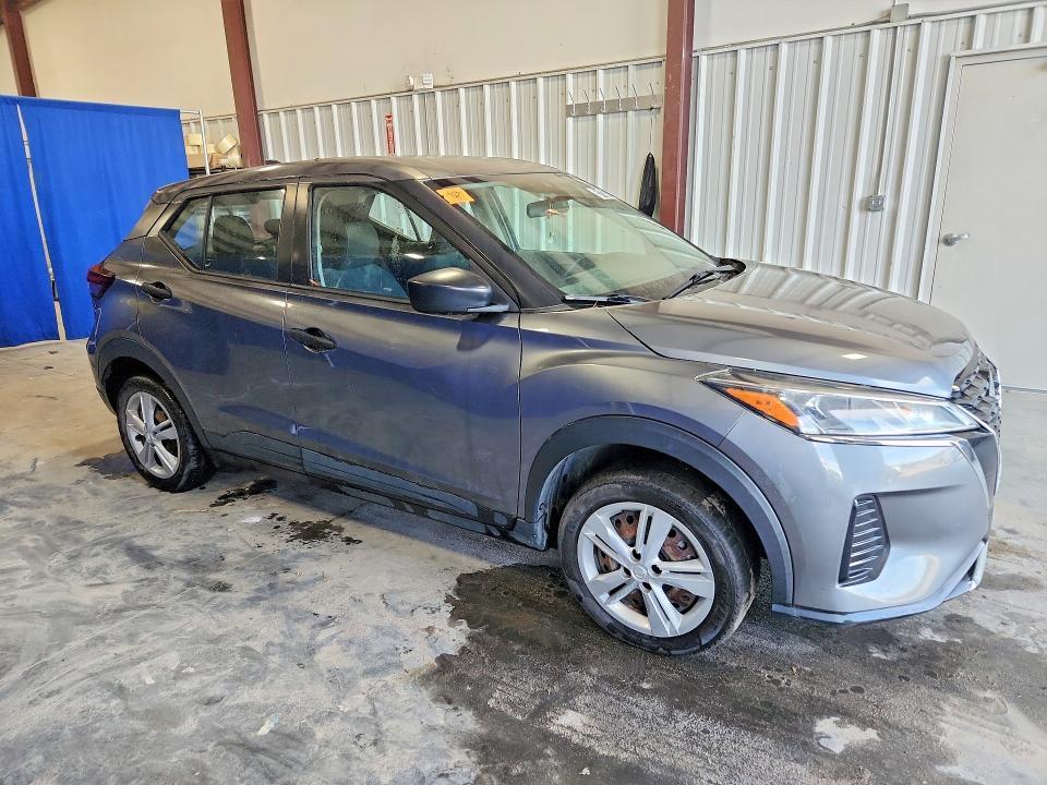2021 Nissan Kicks s