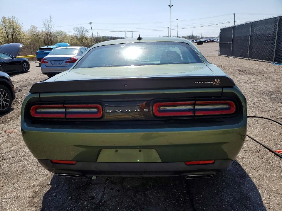 2021 Dodge Challenger r