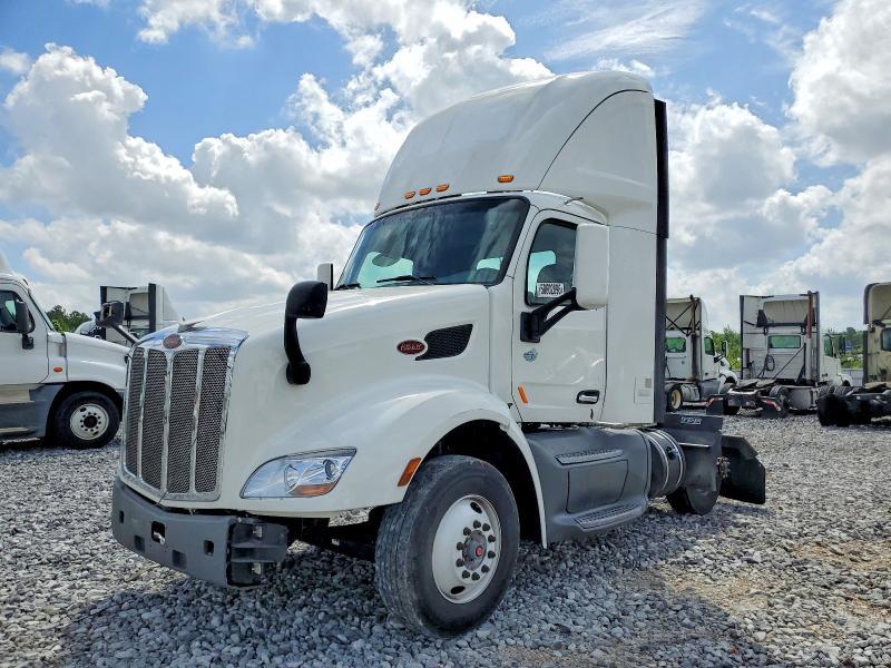 2018 Peterbilt 579 Semi Truck