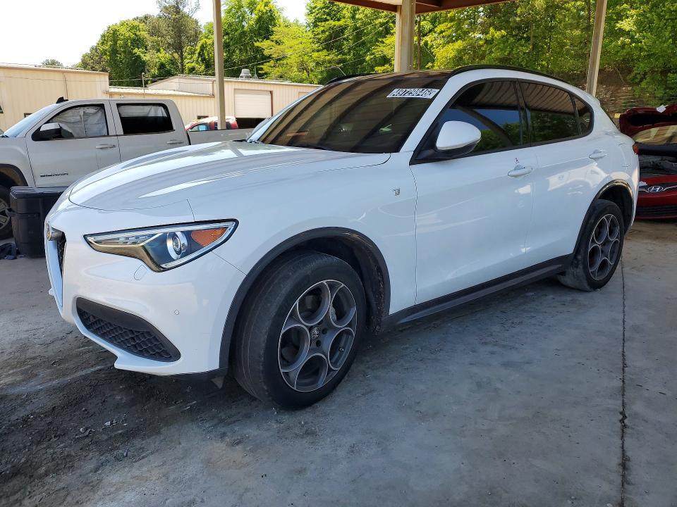 2022 Alfa Romeo Stelvio ti