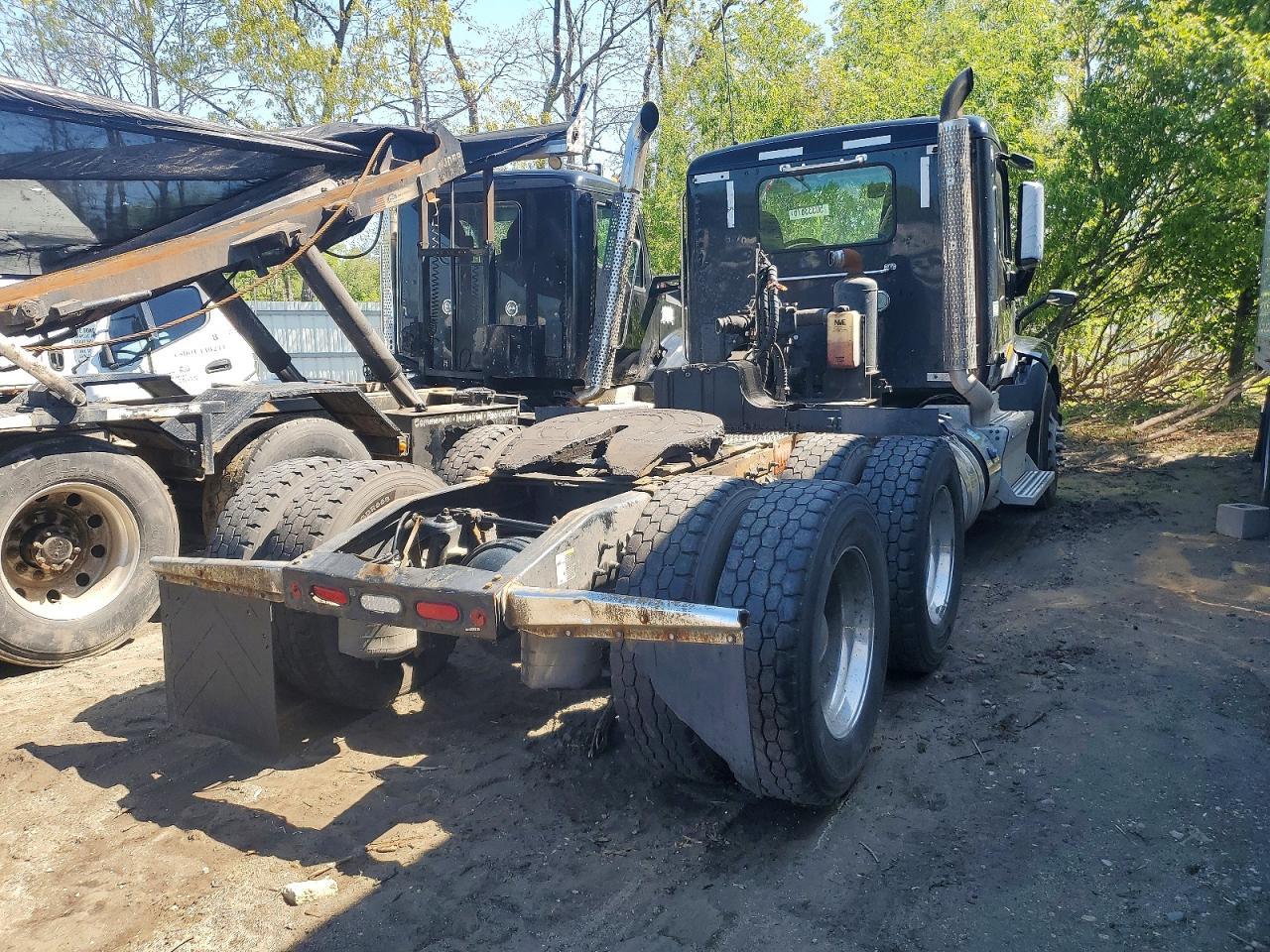 2017 Peterbilt 579 Semi Truck